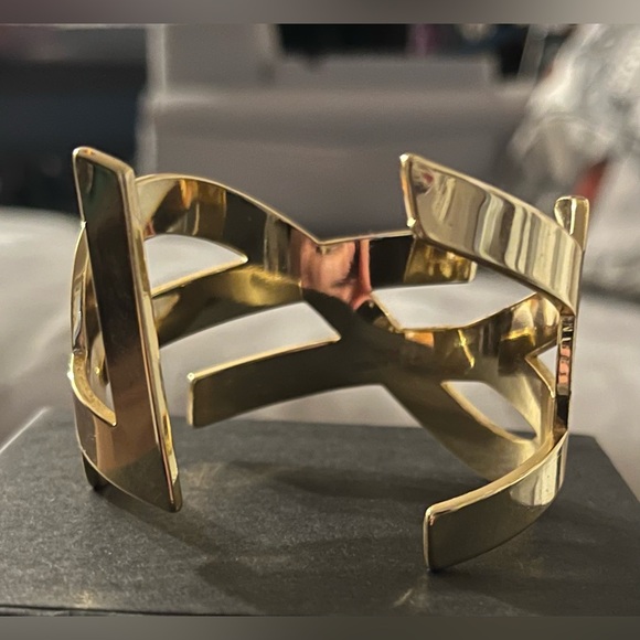 YSL Gold Cassandra Statement Cuff Bracelet - Picture 7 of 8